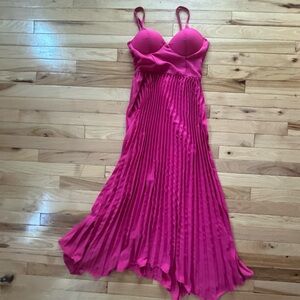 Elegant Pink Pleated Dress